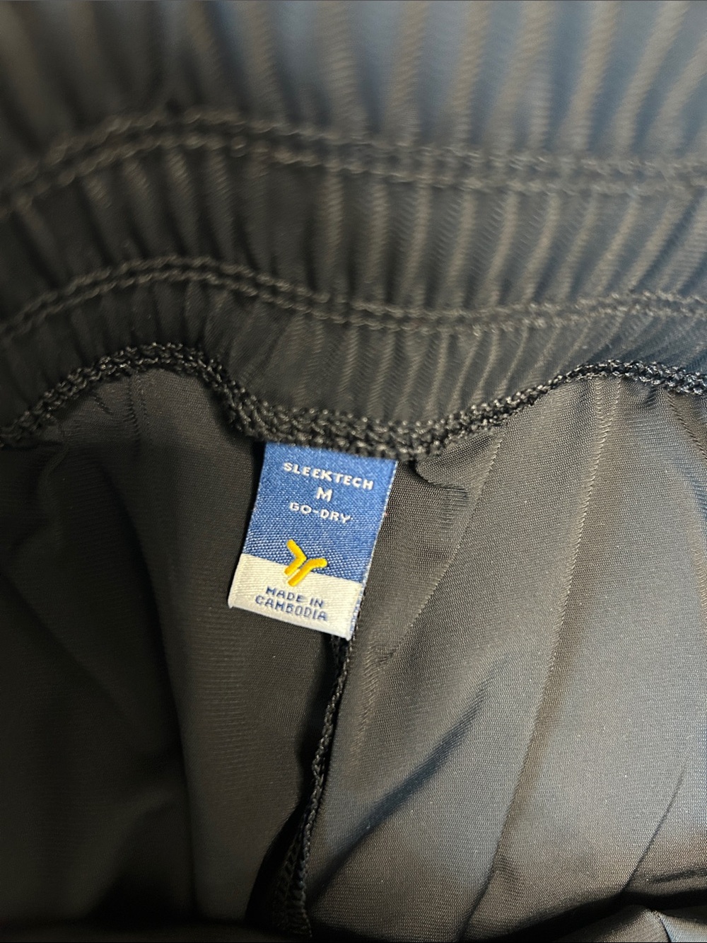 Old Navy Sleektech Barrel Leg Pants - Picture 3 of 5